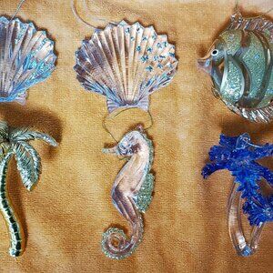 LOT OF 6 CLEAR ACRYLIC CHRISTMAS ORNAMENTS CLAM FISH SEA HORSE REEF PALM TREE